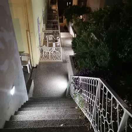 לינה וארוחת בוקר Kairos 3*