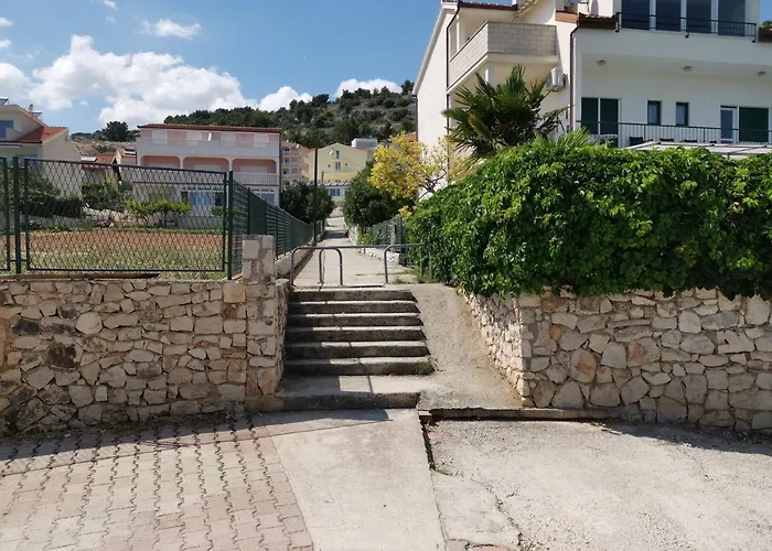 לינה וארוחת בוקר Kairos דונג'י סגט