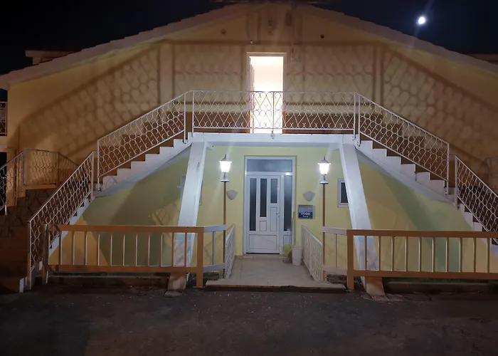 לינה וארוחת בוקר Kairos דונג'י סגט