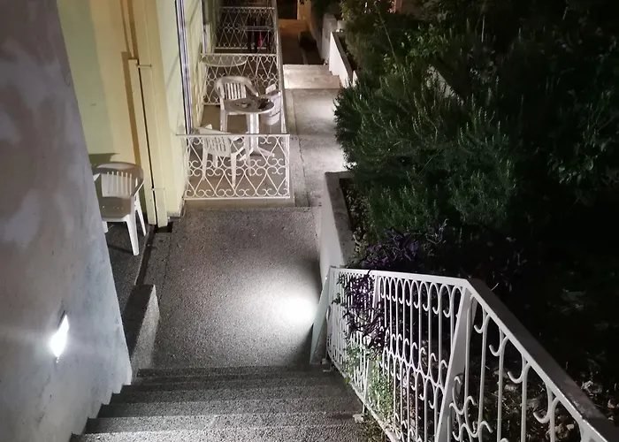 לינה וארוחת בוקר Kairos 3*